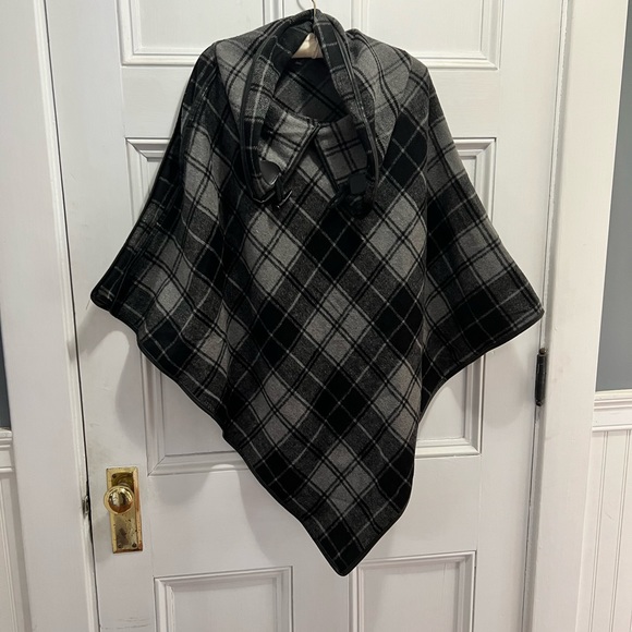 Houndstooth cape - Picture 2 of 2